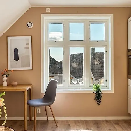 Cozy & Modern In Historic Area Of Bergen! Apartment Bergen
