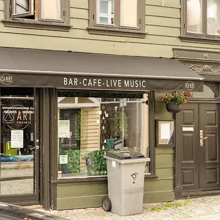 Cozy & Modern In Historic Area Of Bergen! Daire